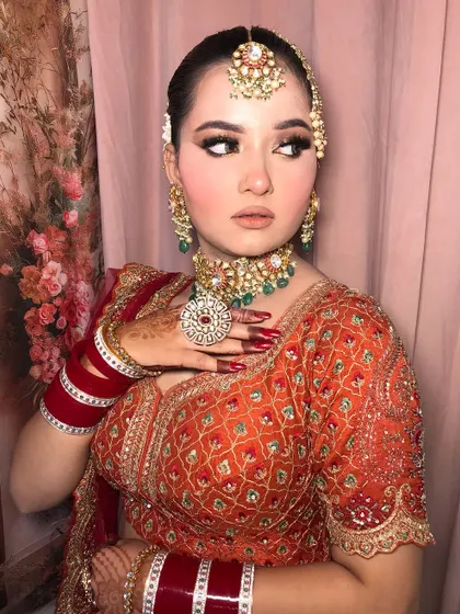 A more dramatic pose, showing off the beautiful contour and highlight.