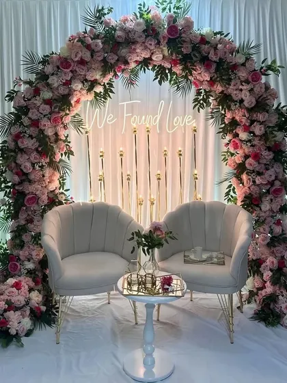 An alternative seating option for the Roka ceremony, with two elegant chairs instead of a sofa. This shows our flexibility in providing furniture options.