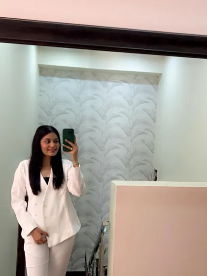 A mirror selfie showing my professional style. Confidence is my best accessory, and it is something I bring to every legal consultation.