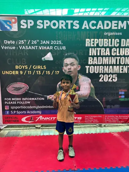 Sarthak Kulkarni, our U-11 Boys runner-up, with his well-earned prize.