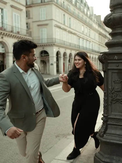 The pure fun of running through the streets of Paris together. We encourage playful moments like this to bring out the genuine energy of our couples.
