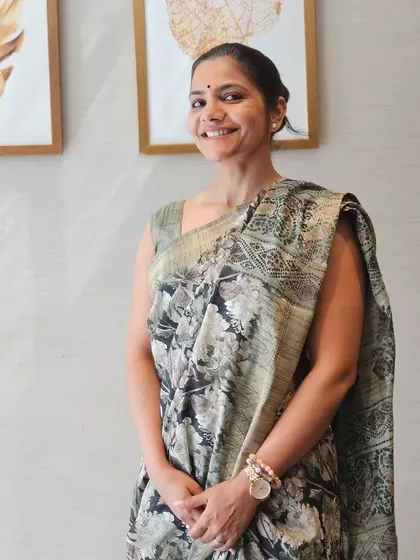 A smile in a saree. Embracing all sides of my personality, from powerlifter to wearing traditional Indian clothes.