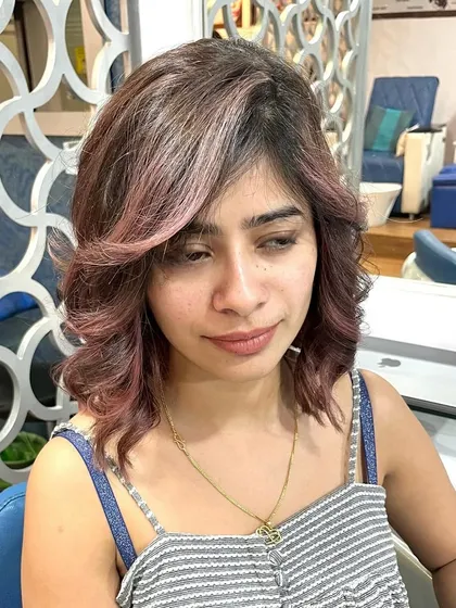 Nayansi's new color gives her a beautiful, warm glow.