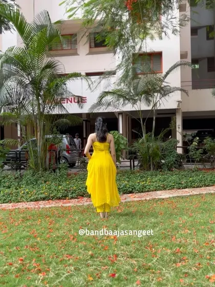 Join us to explore a mix of dance styles. Our weekend classes offer a perfect escape, allowing you to dive into the world of semiclassical and jazz dance. DM for more details on new batches.