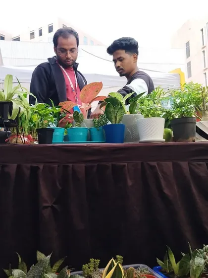 Another busy moment at the pop-up stall. My team and I are always ready to help customers pick out their favorite plants and pots from our curated event collection.