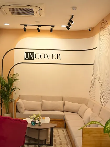 The spacious and comfortable waiting lounge at our Noida clinic.