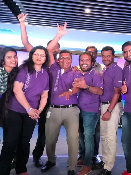 The energy of the winning team is contagious! A group photo with one of the enthusiastic teams at the Dell "Be The Game" event. My interactive sessions are designed to bring out this kind of teamwork and celebration.