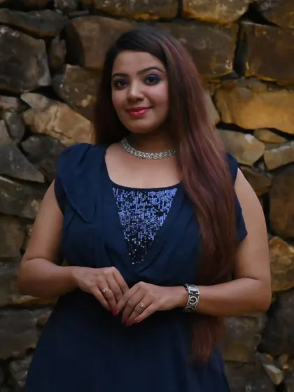 A poised and professional look in an elegant evening gown. My style is always polished and appropriate for the occasion, ensuring I present a sophisticated image.
