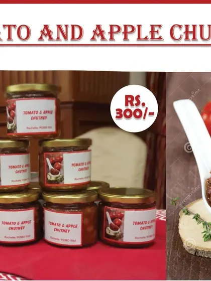 Highlighting a star ingredient from my hampers: the homemade Tomato and Apple Chutney. This sweet and savory condiment is made from scratch in my kitchen and is also available for individual sale.