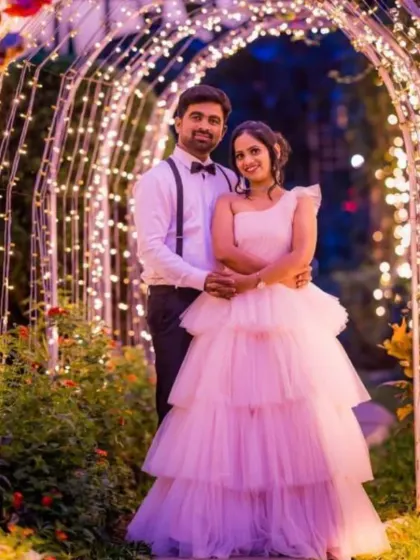 Create a fairytale moment with our beautiful layered gowns. This soft pink tulle gown is perfect for romantic pre-wedding or engagement shoots, especially for evening events with magical lighting.
