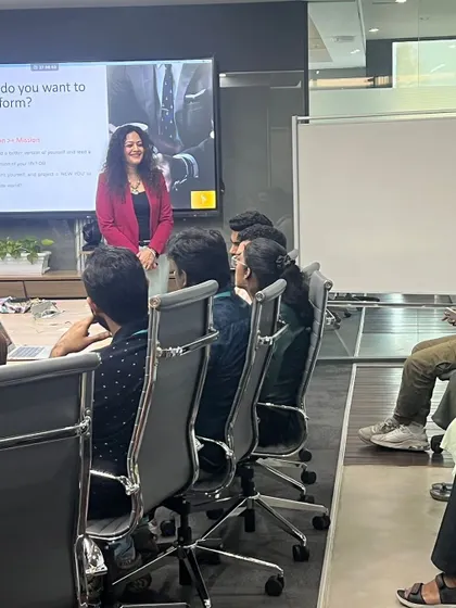 A smiling moment during a training session. I believe that learning should be an enjoyable and positive experience, and I strive to bring energy and warmth to every workshop I lead.