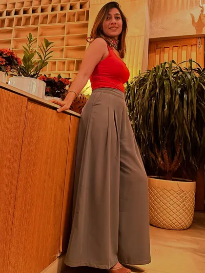 Who says you can't wear juttis with trousers? Style is about breaking rules and experimenting. Here I've paired flowy trousers with classic juttis for a comfortable and unique fusion look.