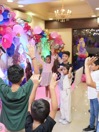 Hands up if you're ready for some fun! Getting the kids warmed up and excited is the first step to an amazing party.