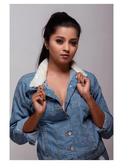 Another take on the denim jacket look, this shot has a classic portrait feel.