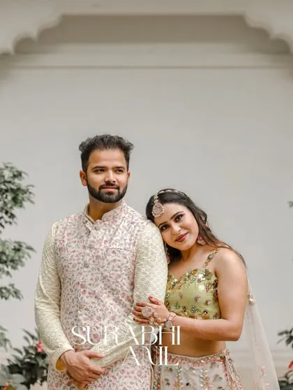 A sweet and romantic portrait of the couple.