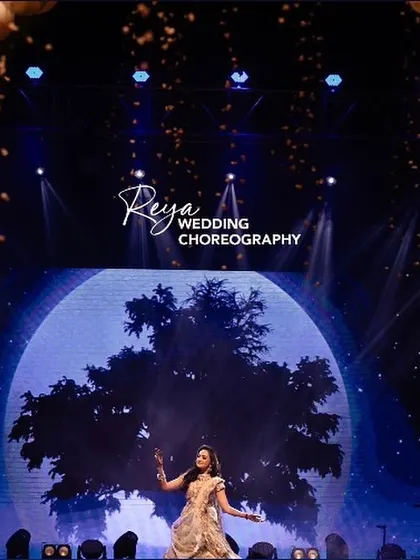Bridal solos are my favorite. This performance against a grand, moonlit stage was a true showstopper.