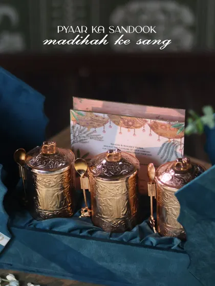 Pyaar ka sandook, Madihah ke sang. My reimagined mukhwaas boxes are a nod to old-school charm, presented in a luxurious velvet box with an accompanying invitation or thank you card.