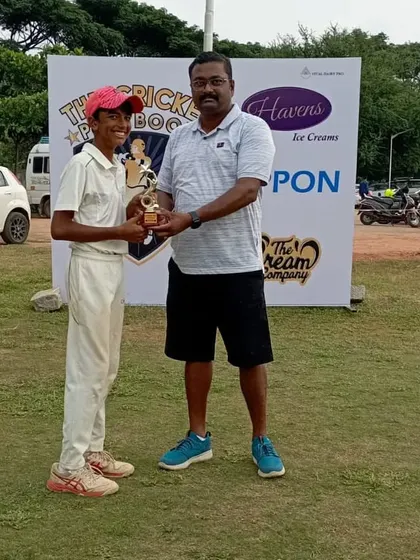 A player from our U14 runner-up team receives his award, recognized for his excellent contributions throughout the tournament.