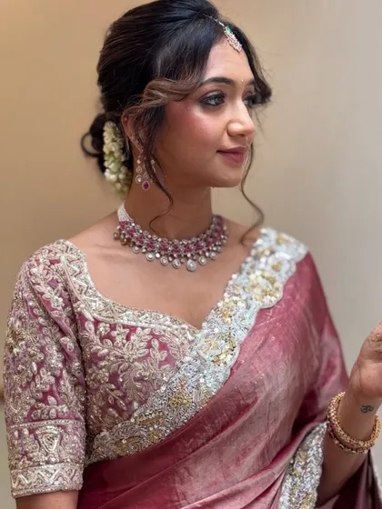 Monica looking absolutely stunning in her Manish Malhotra saree. The makeup is kept elegant and chic to complement the designer outfit.