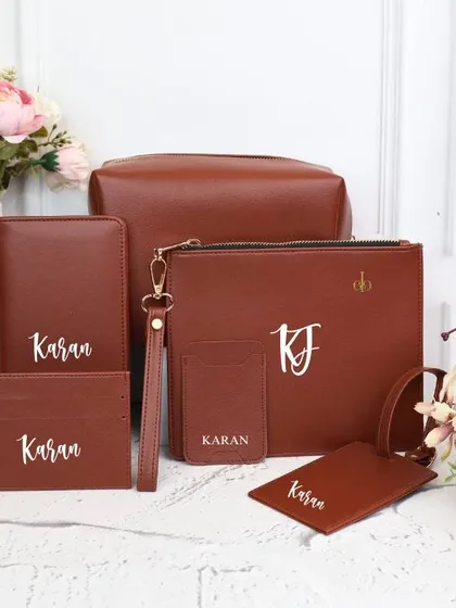 This sophisticated travel kit in a classic brown is perfect for any traveler. The personalized accessories ensure you travel in style and stay organized.