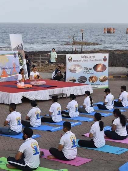Leading a large group for a Yoga Day celebration at the iconic Bandra Fort. It was an honor to collaborate with the Indian Navy and Mumbai Police for this event.