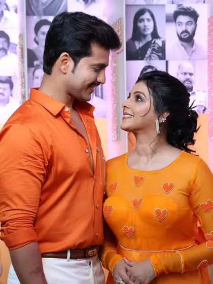 A sweet, romantic pose. Shivani's soft glam makeup and Rohit's sharp grooming work beautifully together.