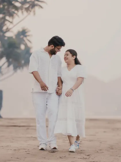 The real-life beach stroll that became an animated fairytale. I focus on capturing these simple, beautiful moments together.