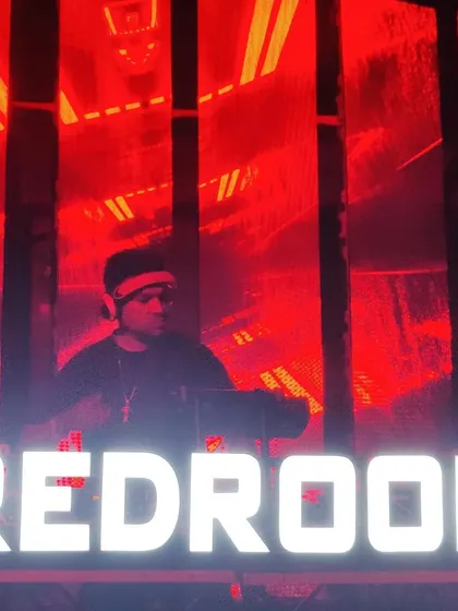 A duplicate of the Redroom shot.