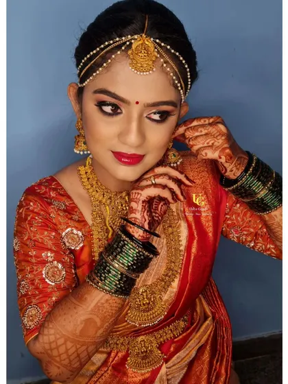 Another beautiful shot of Geetha. Her traditional South Indian bridal makeup highlights her features while looking timeless.