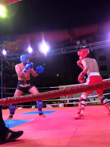 The fighters sizing each other up at the start of the round.