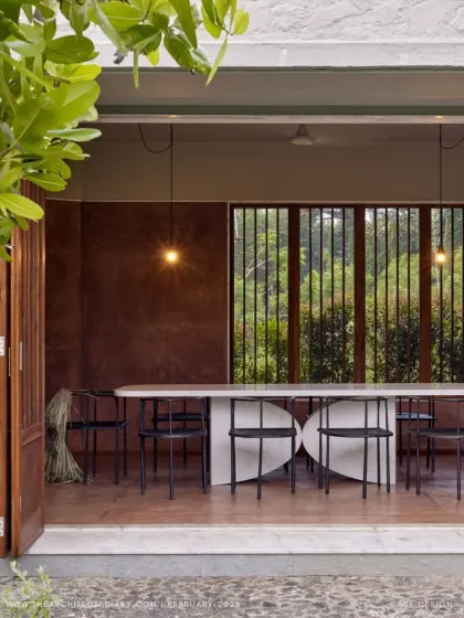 The line between inside and outside is intentionally blurred in our designs. At Villa Uma, we used deep, earthy red plaster walls and large openings to connect the dining space with the surrounding landscape, creating an atmosphere that is both elegant and deeply relaxing.