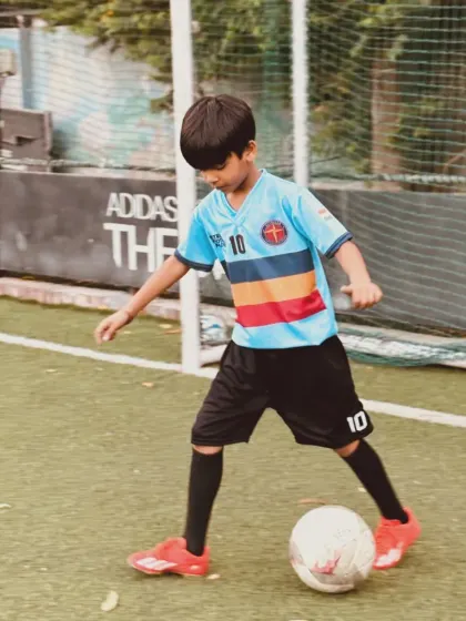 Our number 10 demonstrating excellent close control while dribbling. These are the foundational skills I instill in every player, forming the basis of advanced techniques.