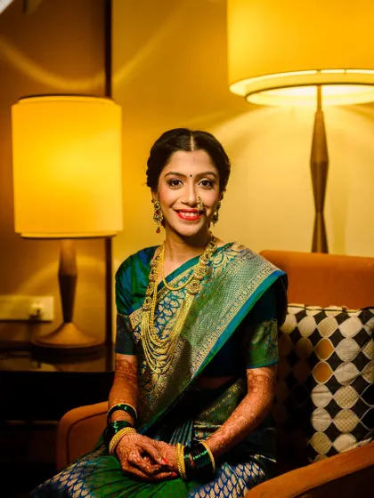 A lovely, smiling portrait of Shruti. She looks so radiant and happy, ready for her Maharashtrian wedding ceremony.