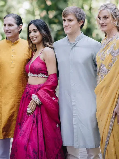 A beautiful family portrait. I also help with family styling to ensure everyone's outfits are coordinated and look great together.