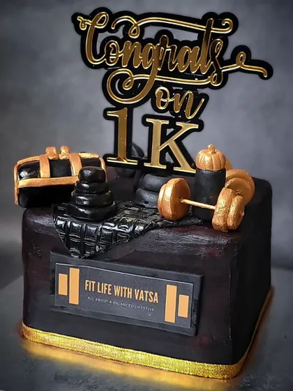 Celebrating milestones, one cake at a time. This fitness-themed cake was created to celebrate a client reaching 1K followers for their fitness page.