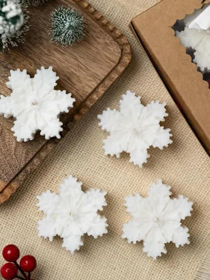 My snowflake-shaped candles come in a box of four, making them an easy and beautiful gift for friends, teachers, or colleagues.