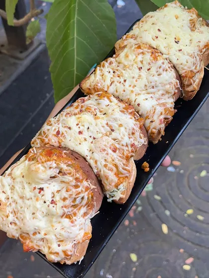 My cheesy Veg Basket is a delicious and satisfying starter, loaded with cheese and a savoury topping.