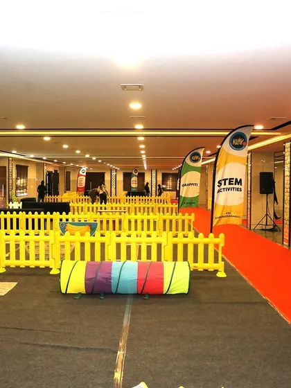 A duplicate shot of the long view of the activity hall.