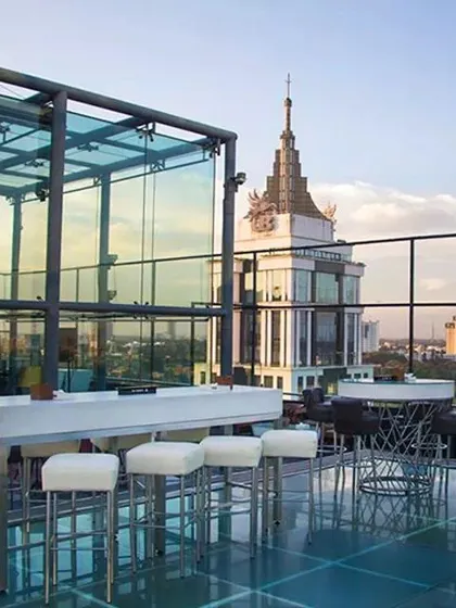 The view from Skyye during the day is just as impressive. Getting ready for another Sunday sundowner.