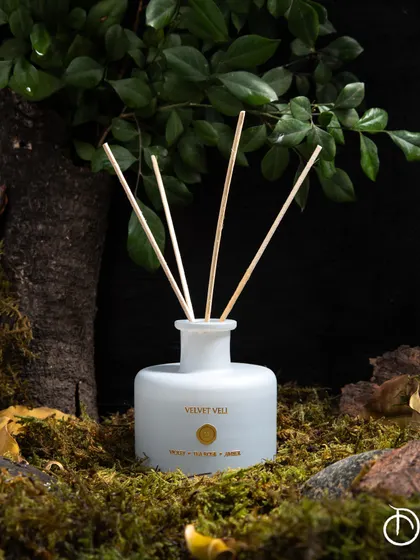 Witness nature’s play on seasons and surrender to its beauty. My Velvet Veil reed diffuser, with its clean white vessel, offers a gourmet fragrance that is the perfect companion for a cozy autumn day spent indoors.