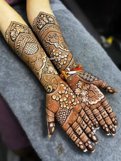 A beautiful blend of floral and geometric patterns, this bridal design is both traditional and contemporary.
