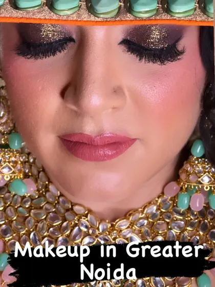 I can't get over this beautiful creation. One of my favorite eye makeup looks.