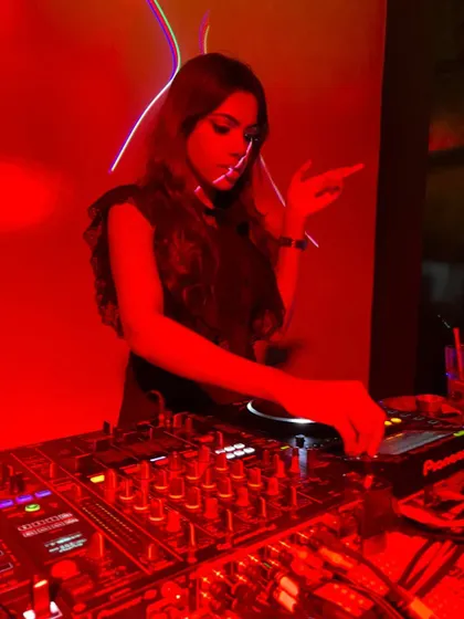 In the zone, spinning classic R&B and hip-hop tracks for the real music lovers.
