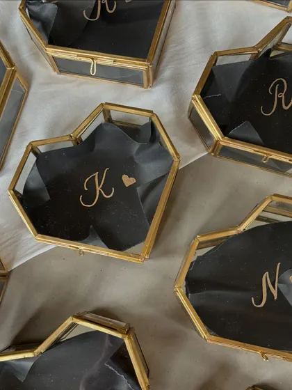 I had the pleasure of sending out these stunning heart shaped glass boxes. Each box was personalized with an initial and a tiny heart, making it a truly special keepsake for a group of friends or bridesmaids.