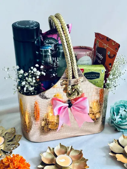 A full view of the stunning rose gold hamper, a perfect blend of style and substance.