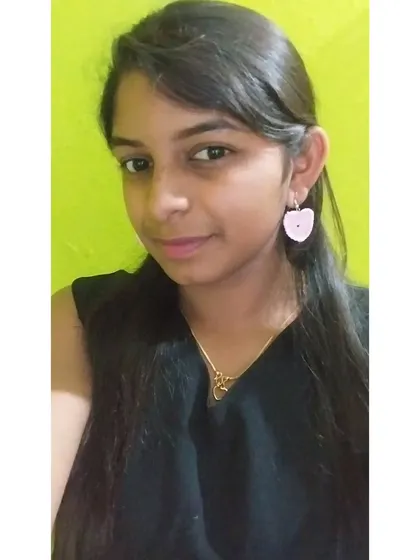 Simple and sweet, these light pink heart-shaped earrings are perfect for a soft, romantic look.