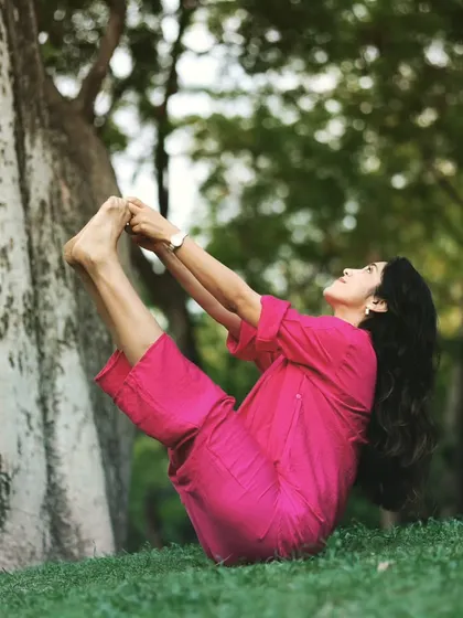 My heart is full of gratitude. Practice has so much depth these days, I feel deeply connected with myself.