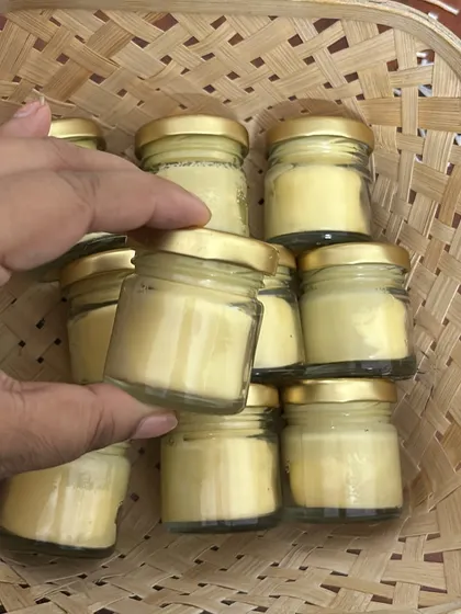 The same mini jar candles, this time in a cheerful yellow. I can pour them in any color to match your event.