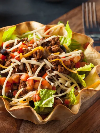 A delicious taco salad bowl, one of the five vegetarian recipes you'll learn in my Mexican Salad Masterclass 2.0.