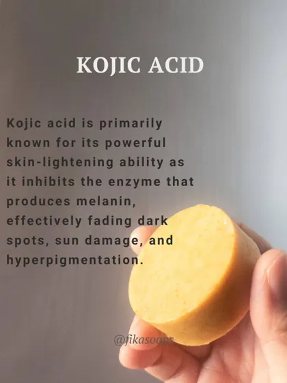 This is my Kojic Acid face soap, a solid bar designed to gently polish your complexion. Kojic acid is known for its powerful skin-lightening ability, helping to fade dark spots and sun damage.